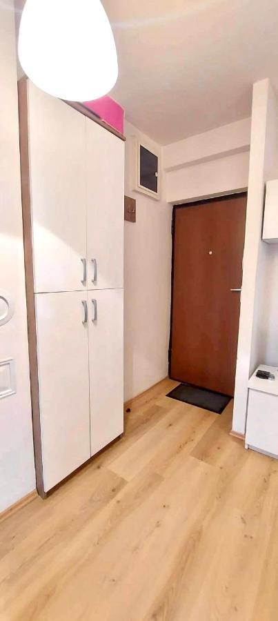 Bright & Lovely Apartment In The City Center พริสตีนา ภายนอก รูปภาพ