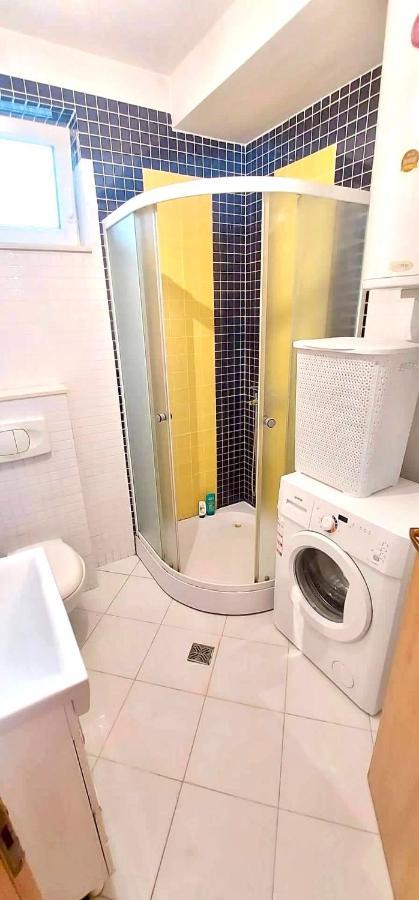 Bright & Lovely Apartment In The City Center พริสตีนา ภายนอก รูปภาพ